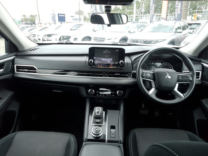 2022 Mitsubishi Outlander ES