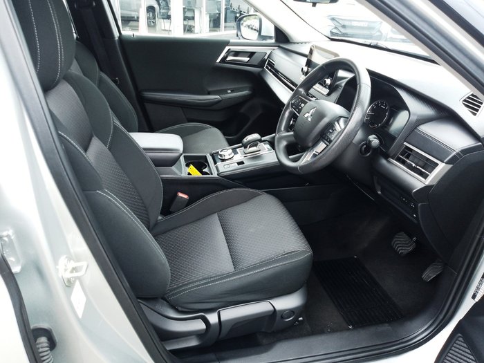 2022 Mitsubishi Outlander ES