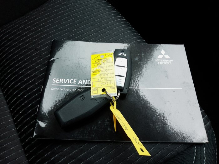 2022 Mitsubishi Outlander ES