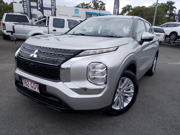 2022 Mitsubishi Outlander ES