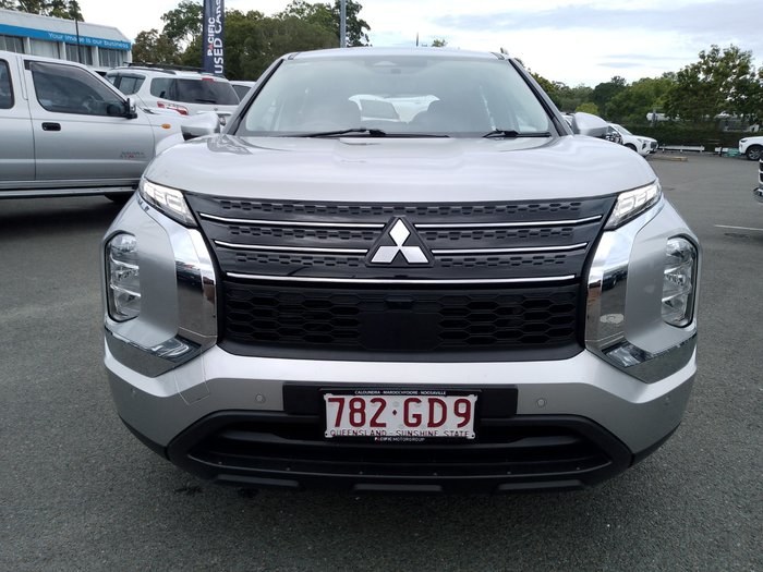 2022 Mitsubishi Outlander ES