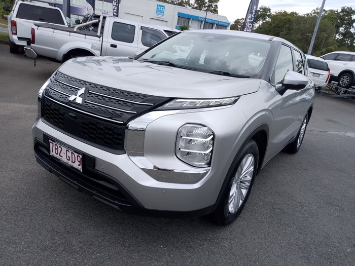 2022 Mitsubishi Outlander ES