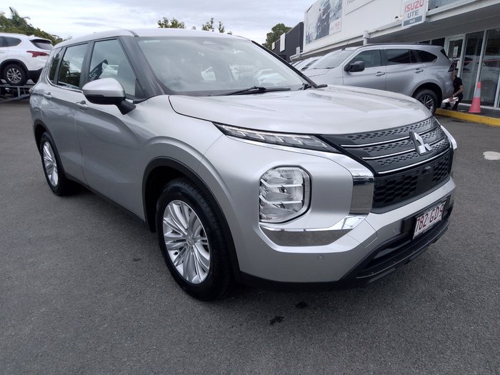 2022 Mitsubishi Outlander ES