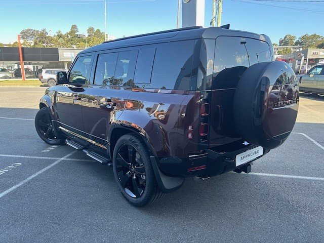 2025 Land Rover Defender 110 D350 Sedona Edition