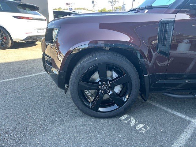 2025 Land Rover Defender 110 D350 Sedona Edition