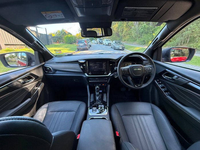 2025 Isuzu MU-X LS-T