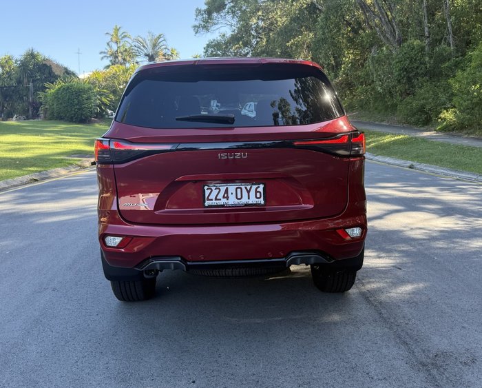 2025 Isuzu MU-X LS-T