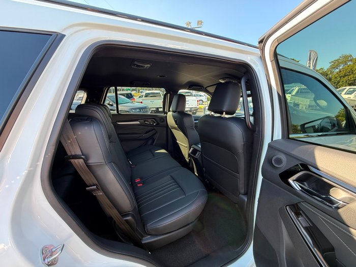 2025 Isuzu MU-X LS-T