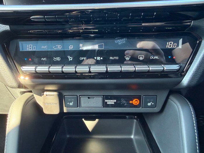 2025 Isuzu MU-X LS-T