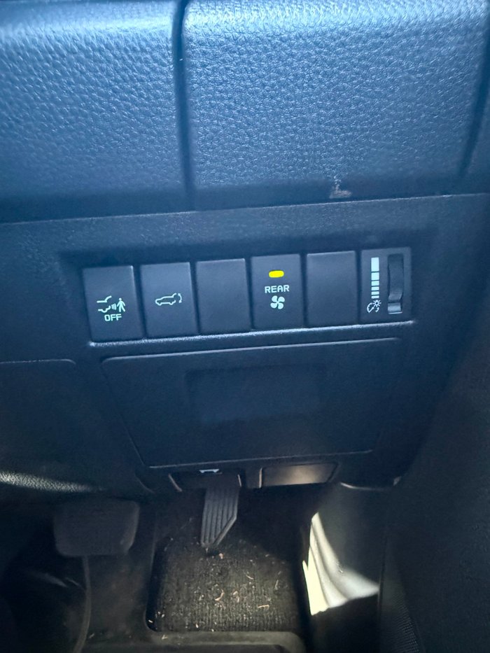 2025 Isuzu MU-X X-TERRAIN