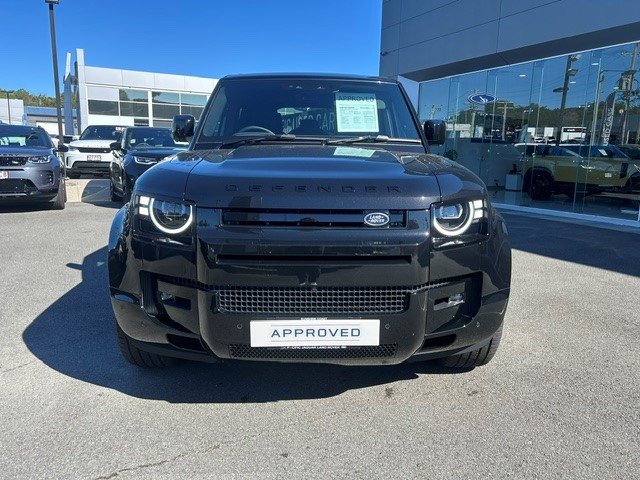 2025 Land Rover Defender 110 P425 X-Dynamic SE