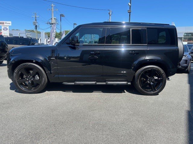 2025 Land Rover Defender 110 P425 X-Dynamic SE