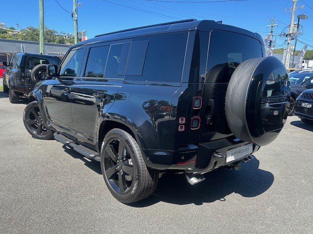 2025 Land Rover Defender 110 P425 X-Dynamic SE