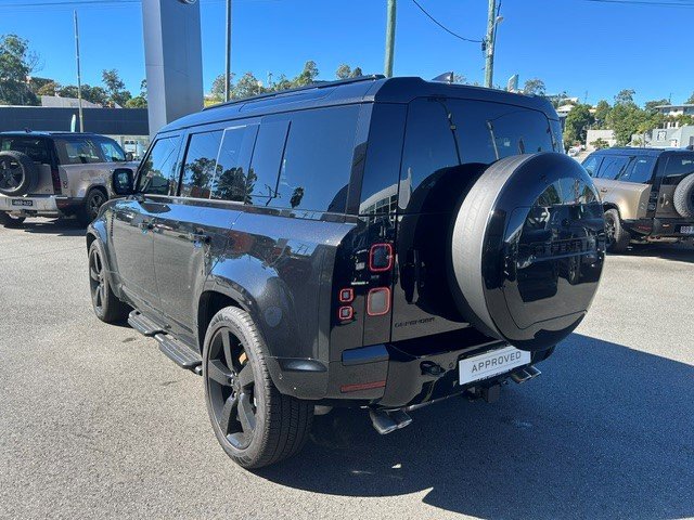 2025 Land Rover Defender 110 P425 X-Dynamic SE