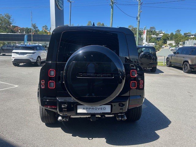 2025 Land Rover Defender 110 P425 X-Dynamic SE