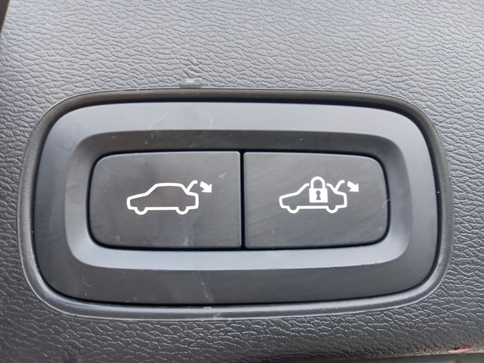 2021 Volvo XC60 B6 R-Design