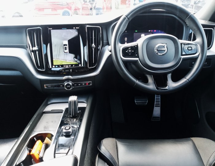 2021 Volvo XC60 B6 R-Design