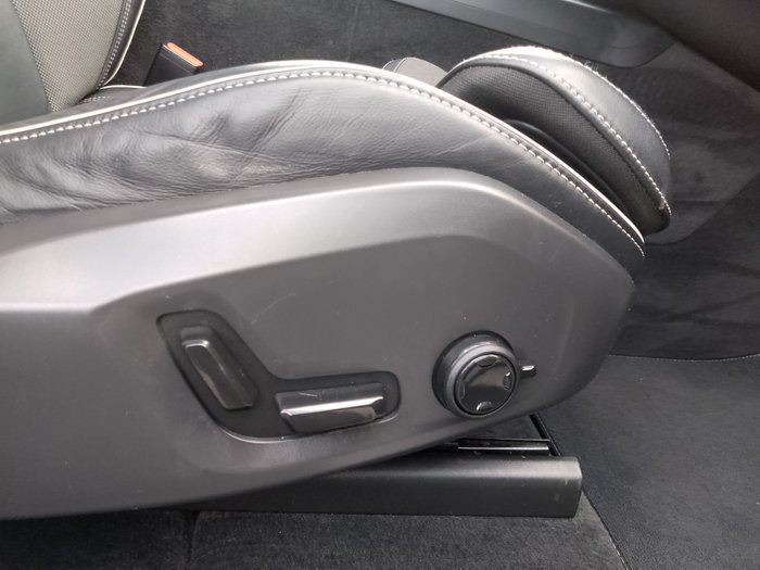 2021 Volvo XC60 B6 R-Design