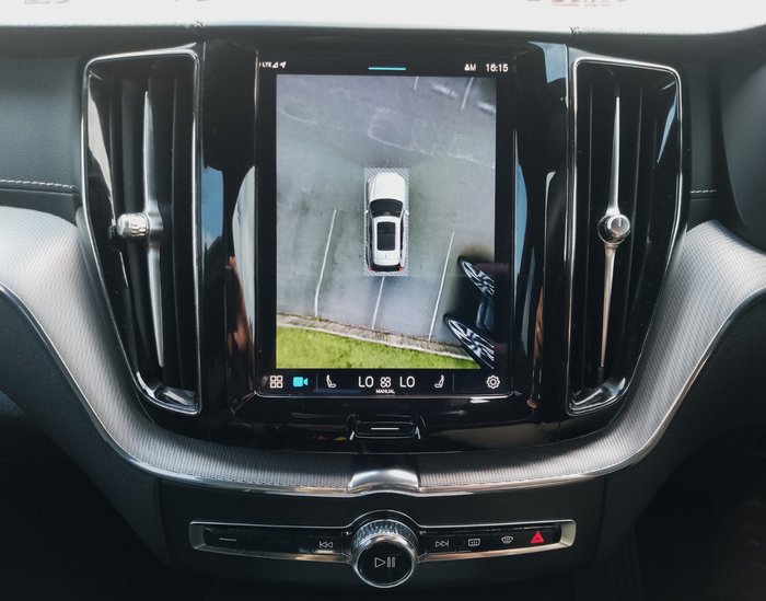 2021 Volvo XC60 B6 R-Design