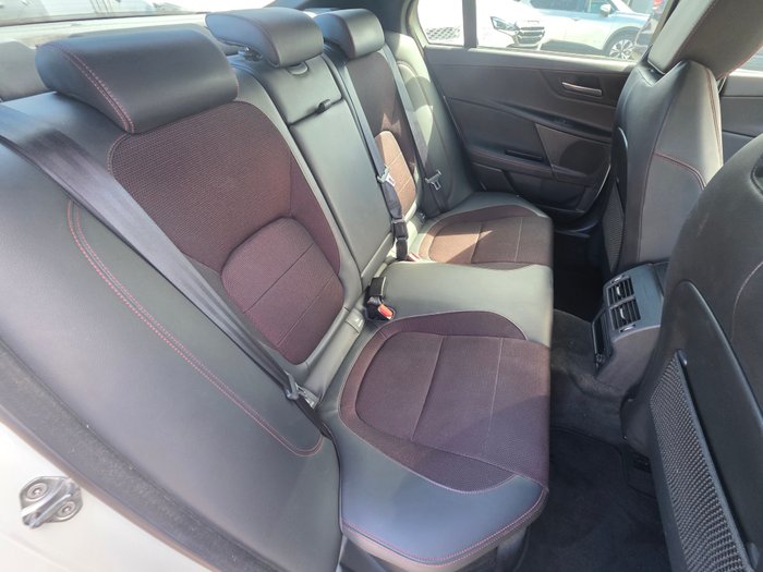 2015 Jaguar XE 25t R-Sport