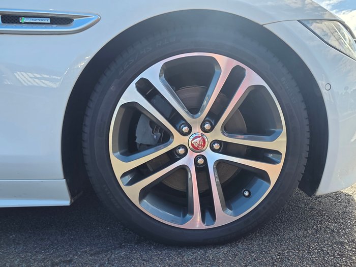 2015 Jaguar XE 25t R-Sport