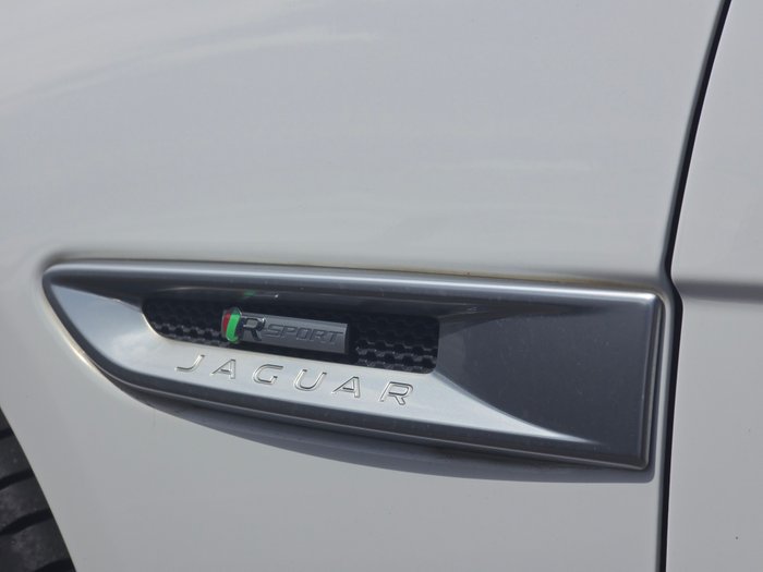 2015 Jaguar XE 25t R-Sport