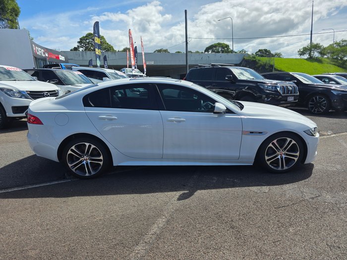 2015 Jaguar XE 25t R-Sport