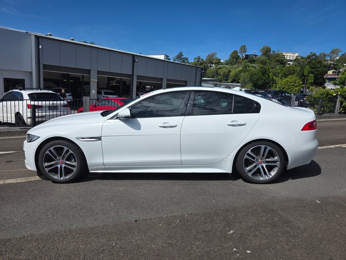 2015 Jaguar XE 25t R-Sport