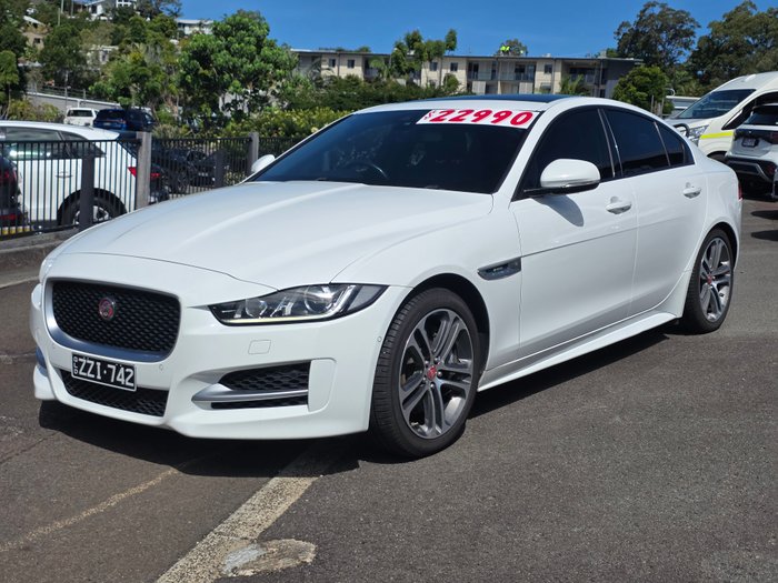2015 Jaguar XE 25t R-Sport