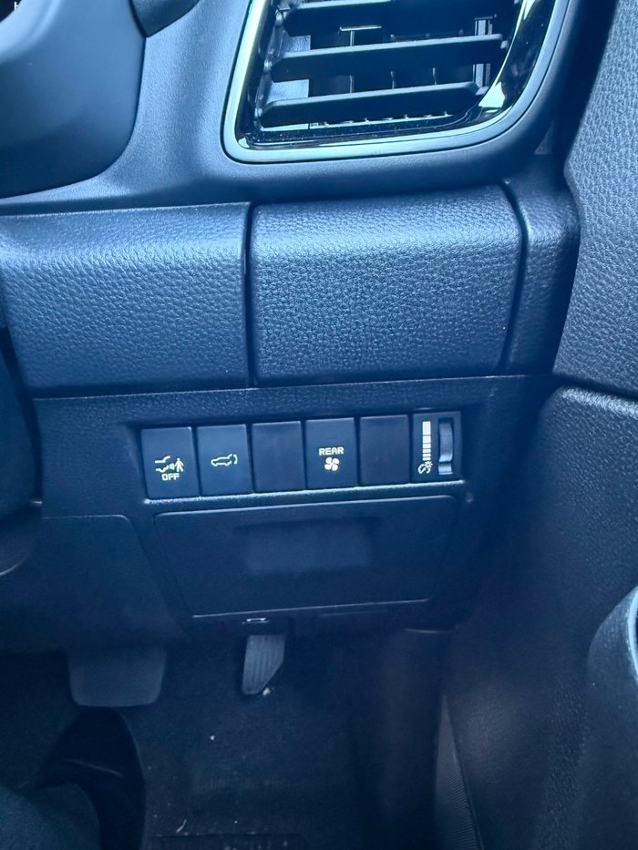 2025 Isuzu MU-X LS-T