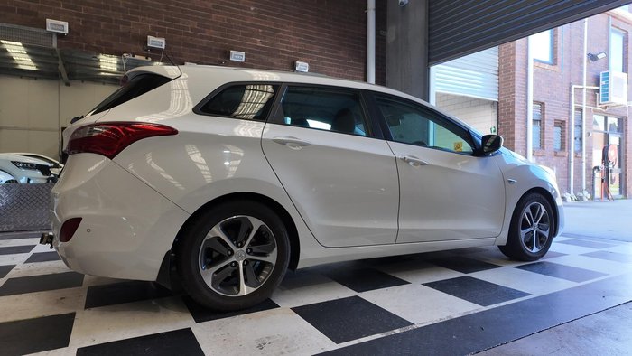 2016 Hyundai i30 GDe4 Series II MY16 Polar White