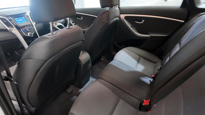 2016 Hyundai i30 GDe4 Series II MY16 Polar White