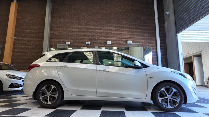 2016 Hyundai i30 GDe4 Series II MY16 Polar White