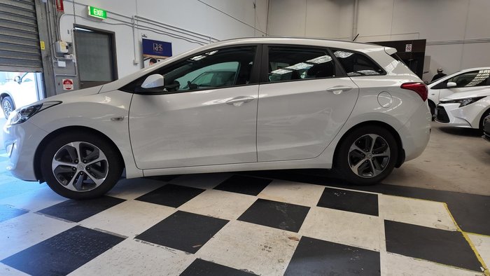 2016 Hyundai i30 GDe4 Series II MY16 Polar White