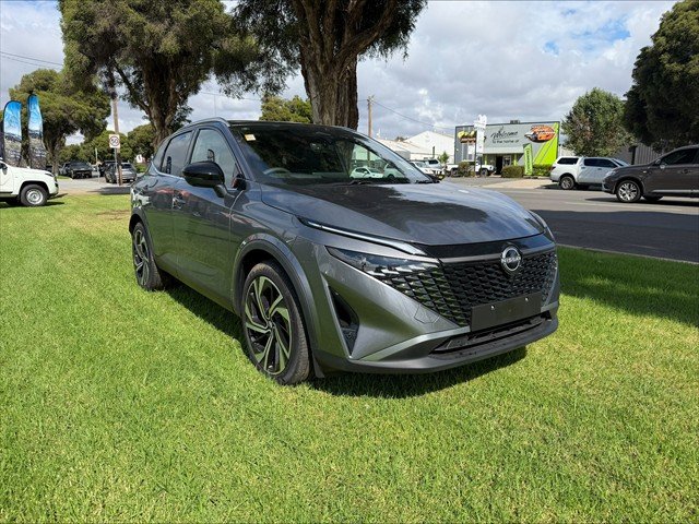 2025 Nissan J12 TI-L