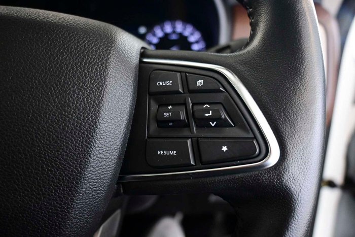 2023 Mahindra Scorpio Z8L