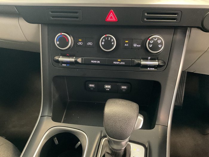 2023 Kia Carnival S