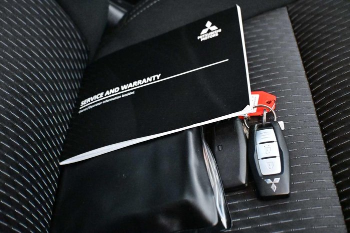 2023 Mitsubishi Outlander LS
