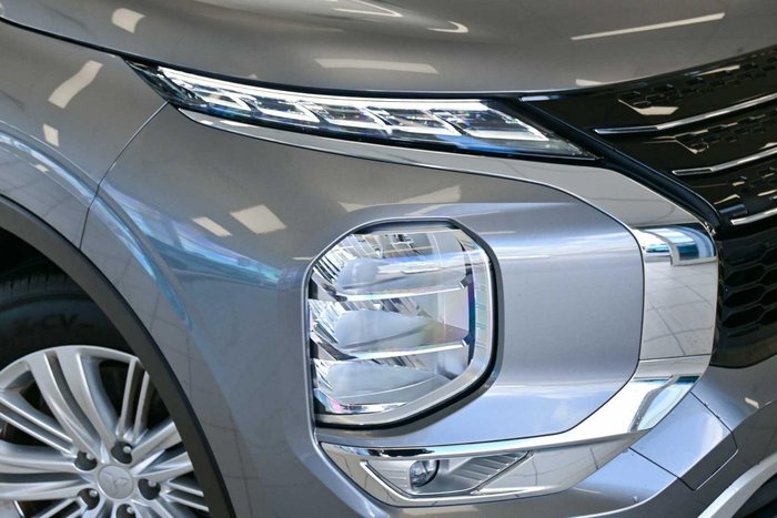 2023 Mitsubishi Outlander LS