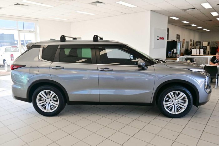 2023 Mitsubishi Outlander LS