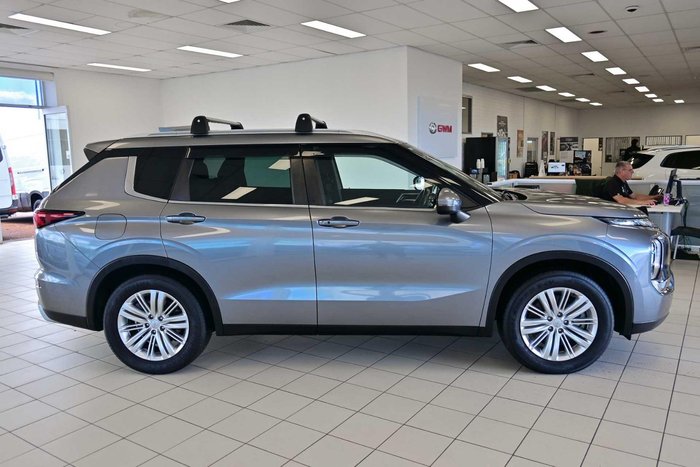 2023 Mitsubishi Outlander LS