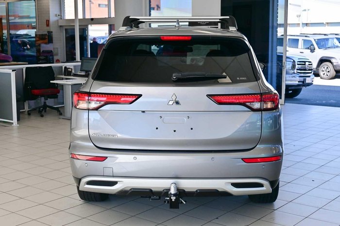 2023 Mitsubishi Outlander LS