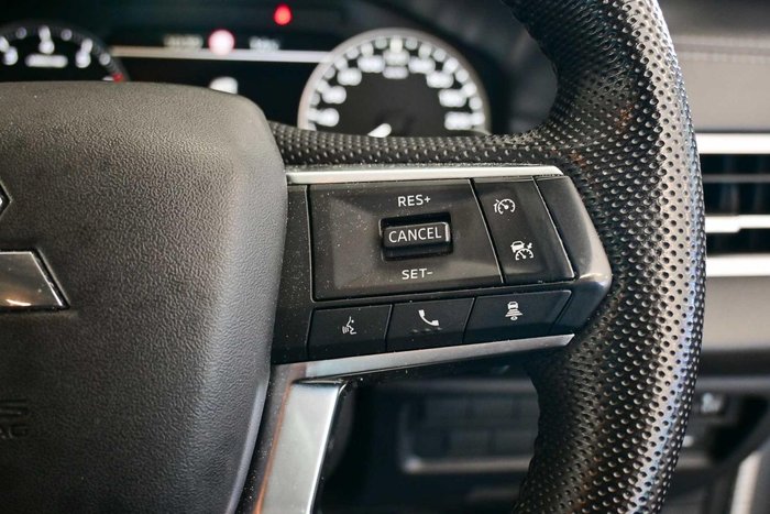 2023 Mitsubishi Outlander LS