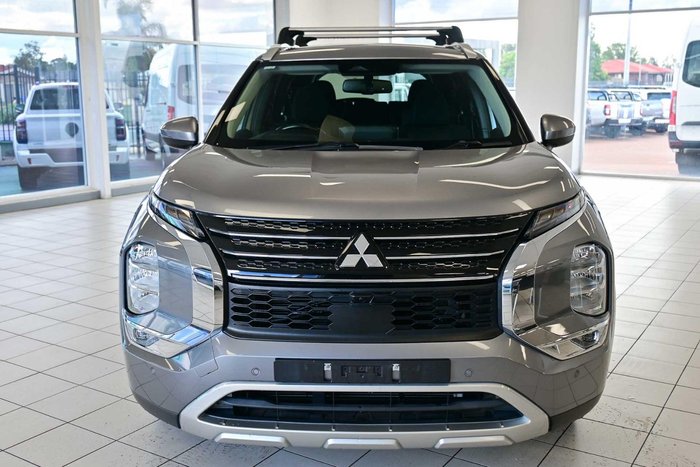 2023 Mitsubishi Outlander LS