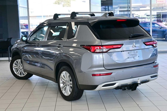 2023 Mitsubishi Outlander LS