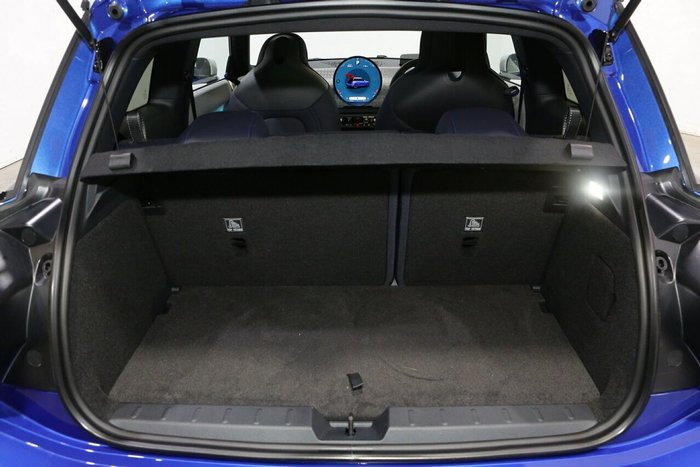 2025 MINI Cooper SE Favoured