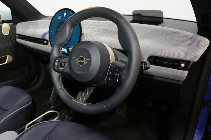 2025 MINI Cooper SE Favoured
