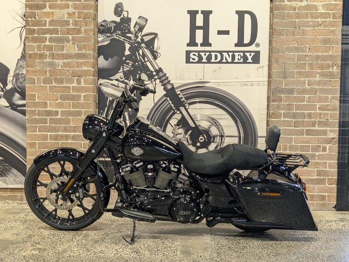 2025 Harley-Davidson Road King Special 114 (FLHRXS) Touring Black