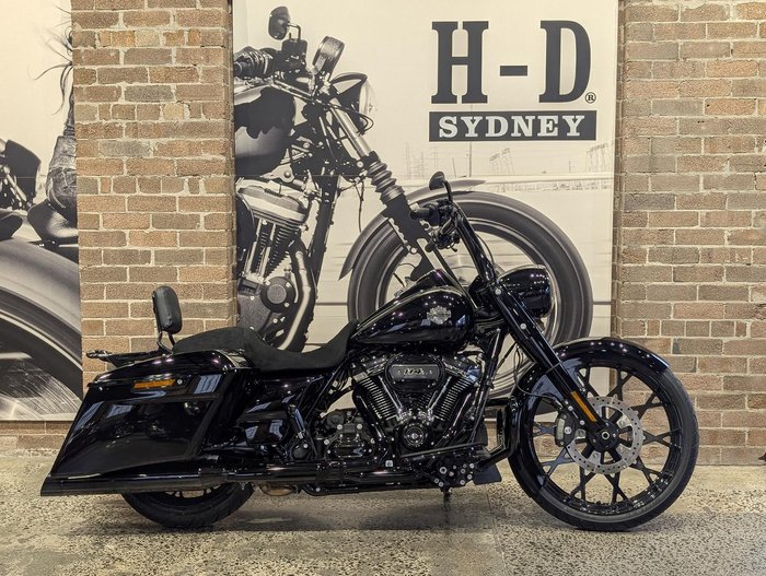 2025 Harley-Davidson Road King Special 114 (FLHRXS) Touring Black