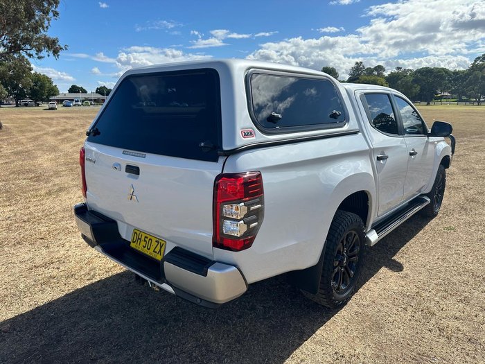 2022 Mitsubishi Triton GLX-R